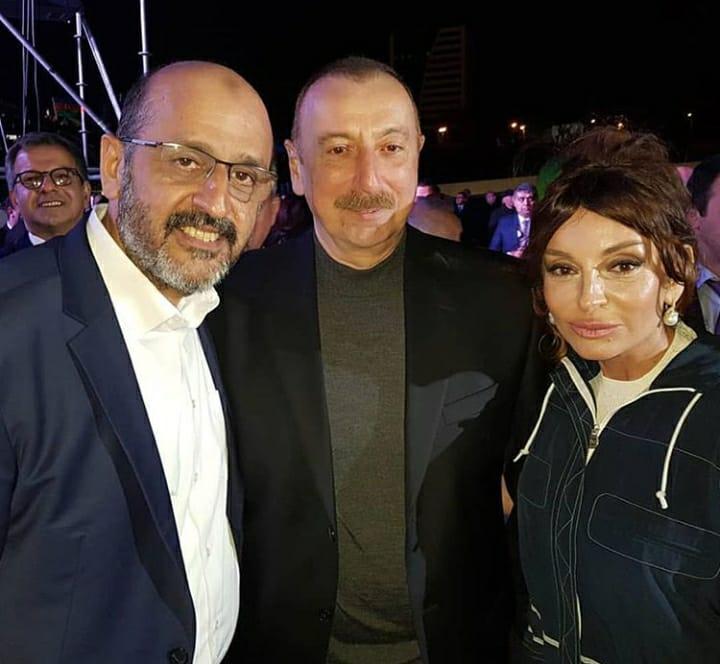 Prezident və ailəsi sənətçilərlə bir arada -  FOTOLAR
